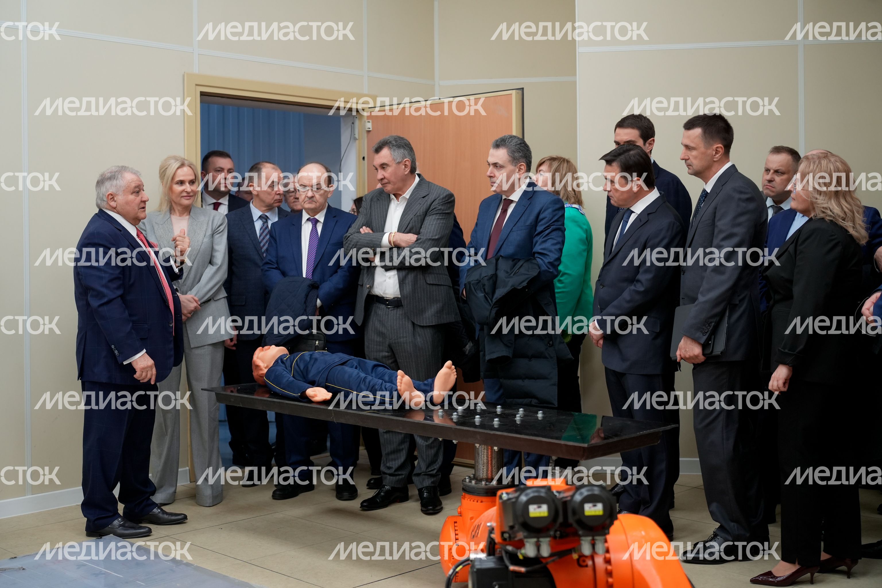 Андрей Воробьев посетил НИЦ "Курчатовский институт" ИФВЭ в Протвине Андрей Воробьев посетил НИЦ "Курчатовский институт" ИФВЭ в Протвине