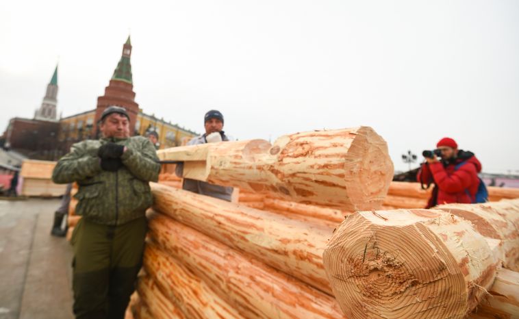 Монтаж инсталляций для фестиваля «Московская Масленица» на Манежной площади