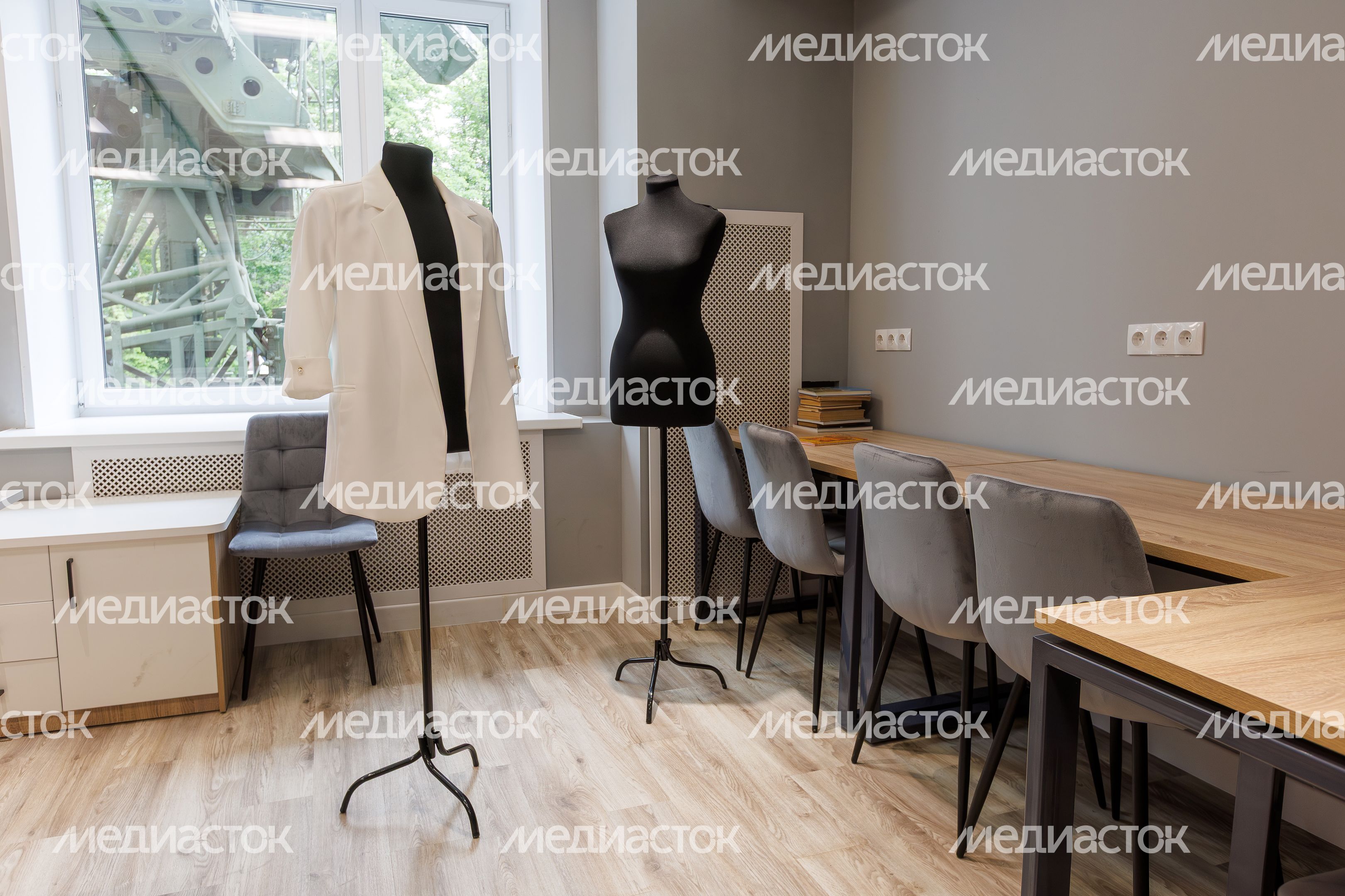 Зал для занятий творческих кружков в культурно-досуговом центре «Заря» в Балашихе после капитального ремонта Зал для занятий творческих кружков в культурно-досуговом центре «Заря» в Балашихе после капитального ремонта