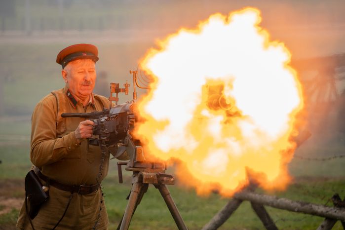 Военно-историческая реконструкция «Последний провыв. Суровая осень 41-го года» в Центральном парке «Патриот»