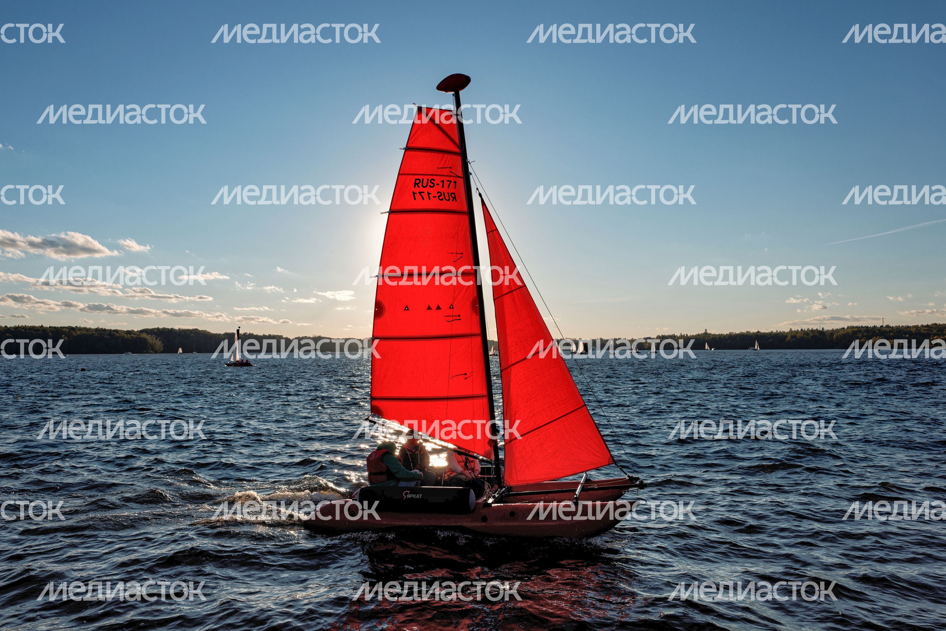 Международная парусная регата на Пироговском водохранилище Международная парусная регата на Пироговском водохранилище