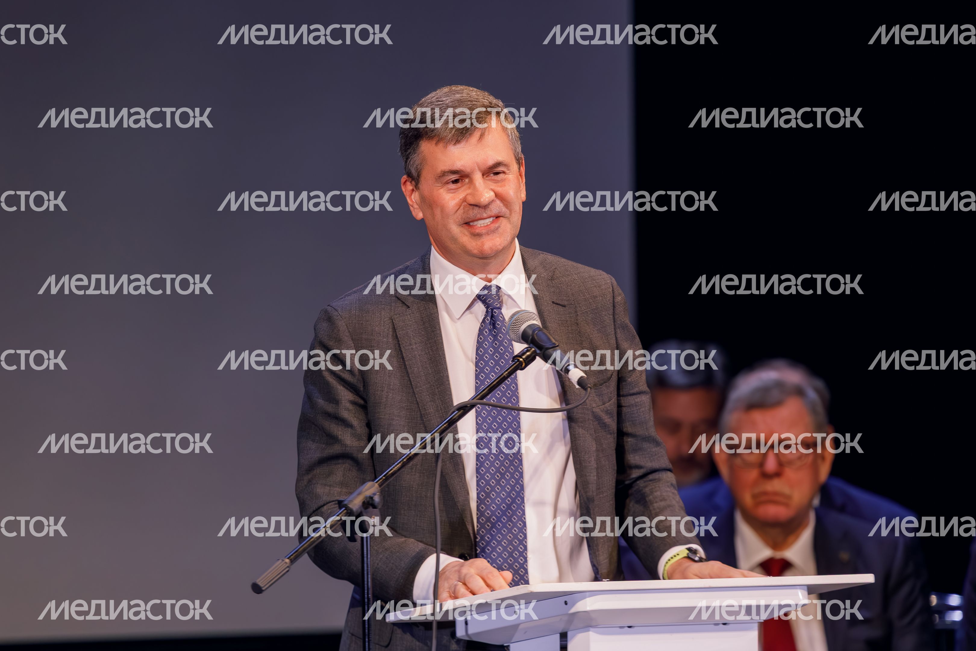 Торжественное собрание в честь возвращения космонавтов в Доме космонавтов Звездного городка Торжественное собрание в честь возвращения космонавтов в Доме космонавтов Звездного городка