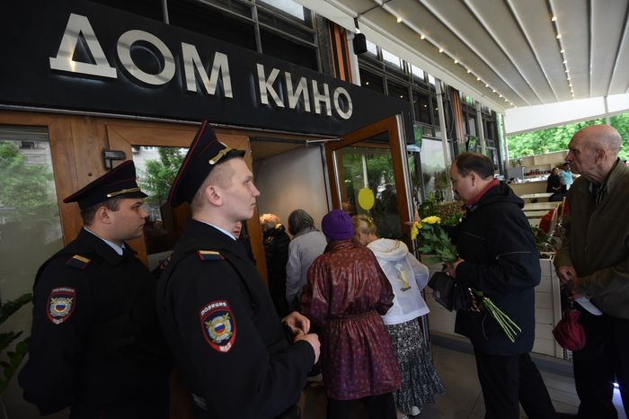 Прощание с актером Алексеем Баталовым в Доме кино в Москве