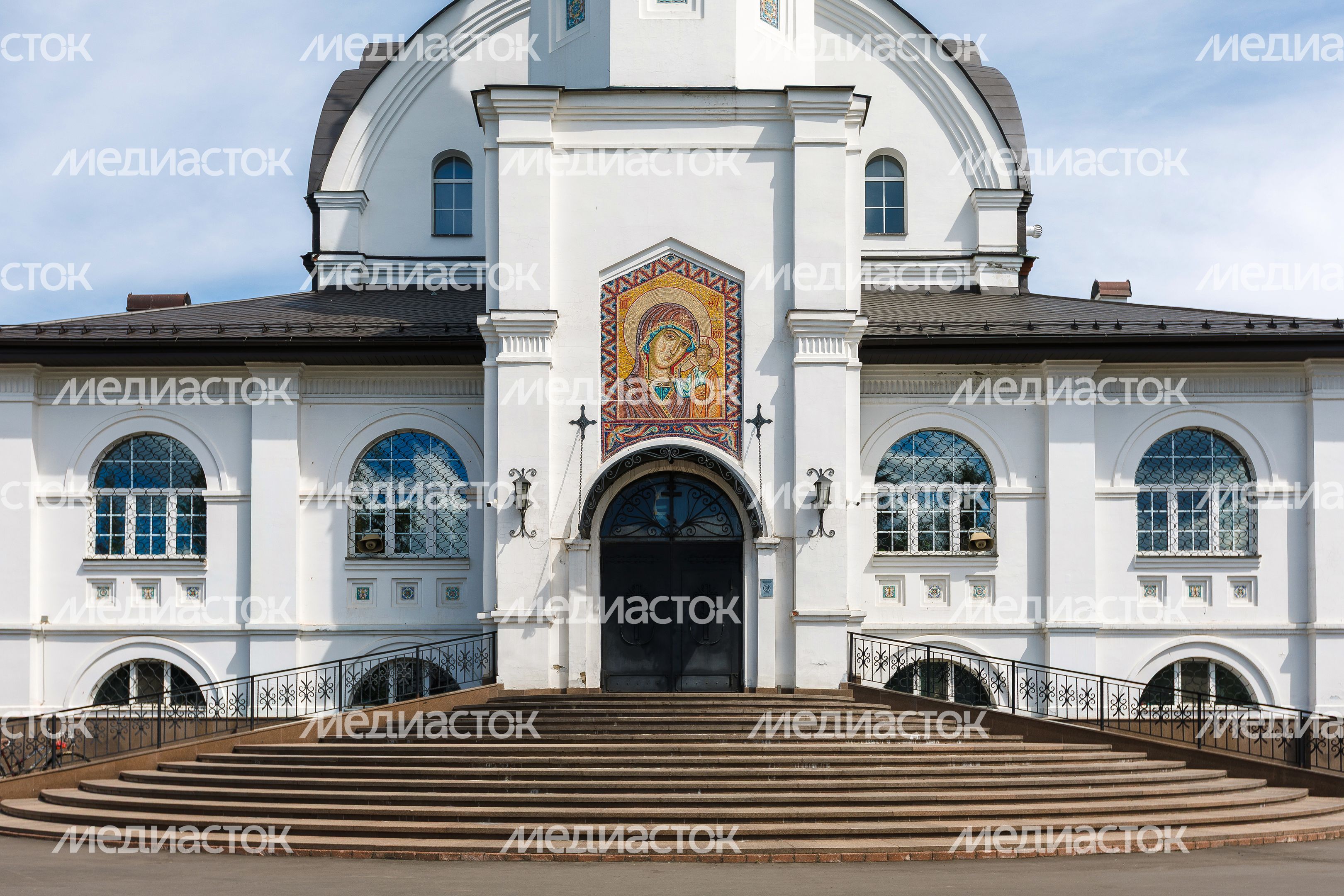 Церковь Казанской иконы Божией матери в Центральном парке Реутова Церковь Казанской иконы Божией матери в Центральном парке Реутова