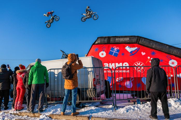 Зимний фристайл-мотокросс от команды FMX13 в Одинцово