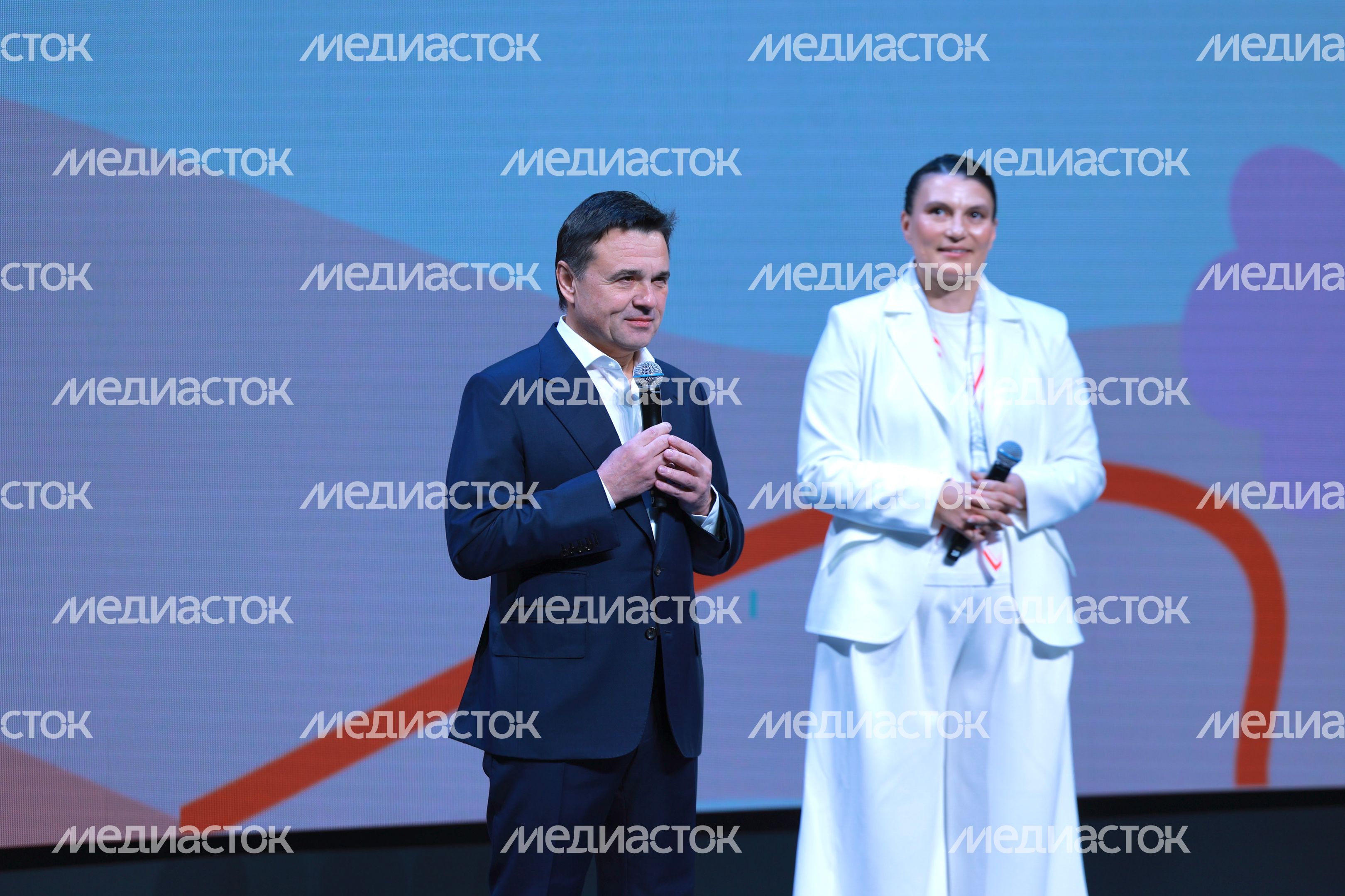 Андрей Воробьев поприветствовал участников фестиваля "Цифровая матрешка"