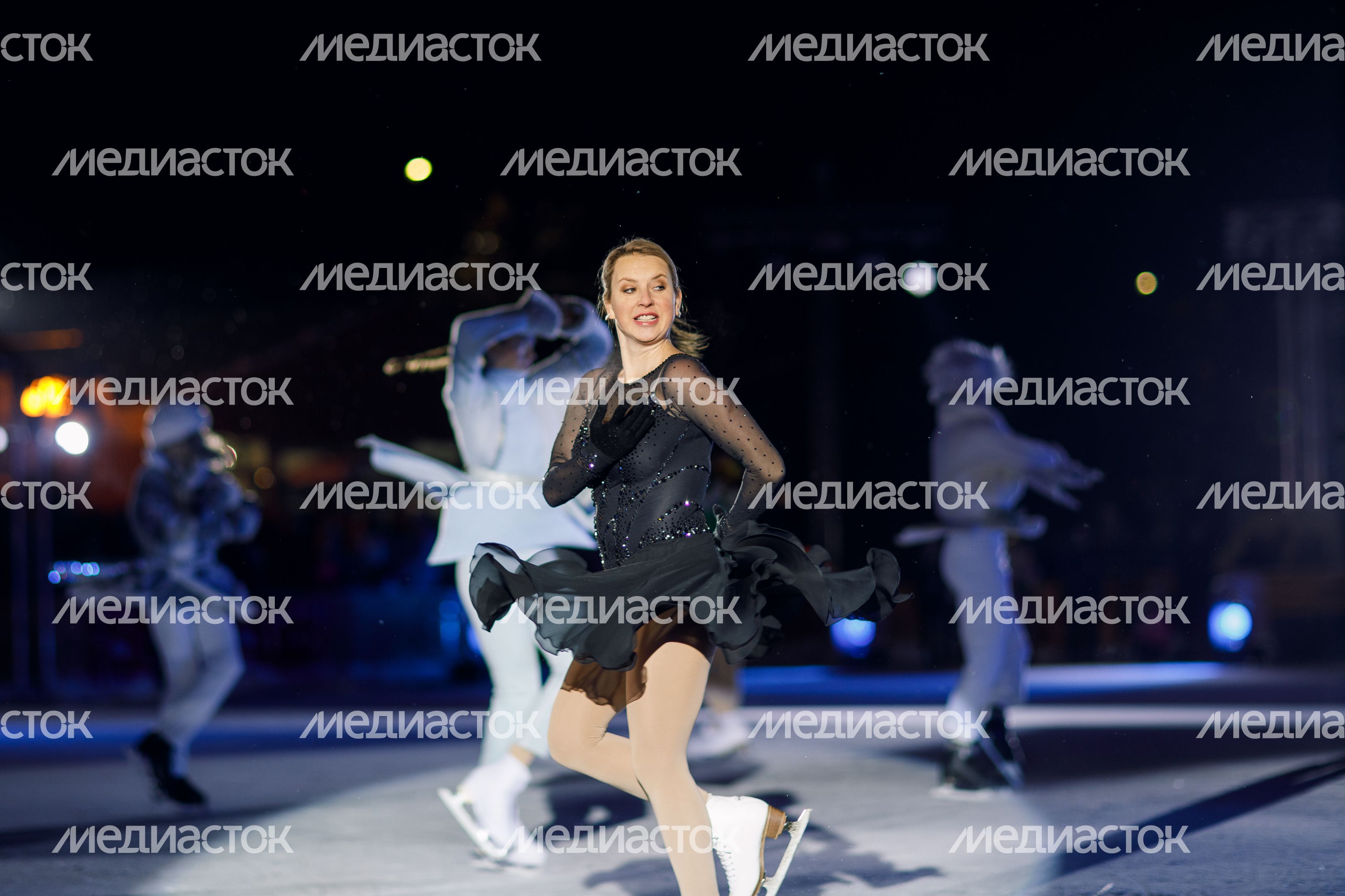 Ирина Слуцкая в ледовом спектакле «Двенадцать месяцев» на Театральном катке в Химках Ирина Слуцкая в ледовом спектакле «Двенадцать месяцев» на Театральном катке в Химках