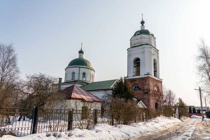 Церковь Троицы Живоначальной (Троицкий храм) в деревне Троице-Сельцо округа Мытищи