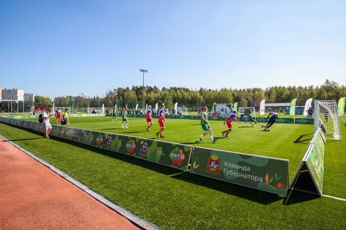 Легенды футбола обыграли сборную Лобни в проекте «Выходи во двор»