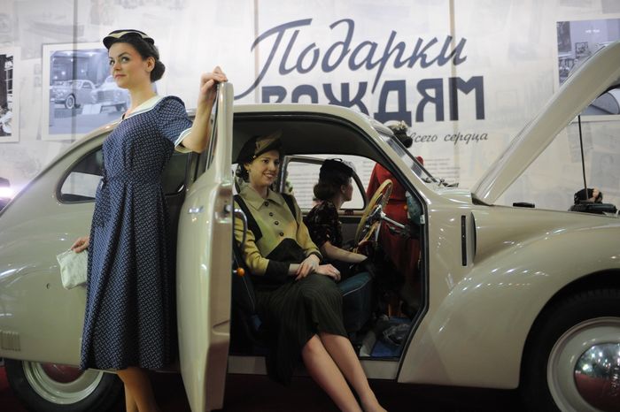 Выставка старинных автомобилей «Олдтаймер-Галерея» в парке Сокольники