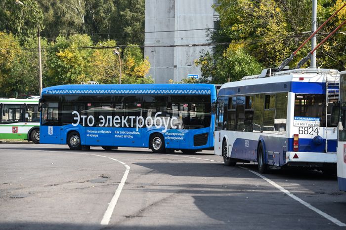 Первый электробус вышел на маршрут в Москве