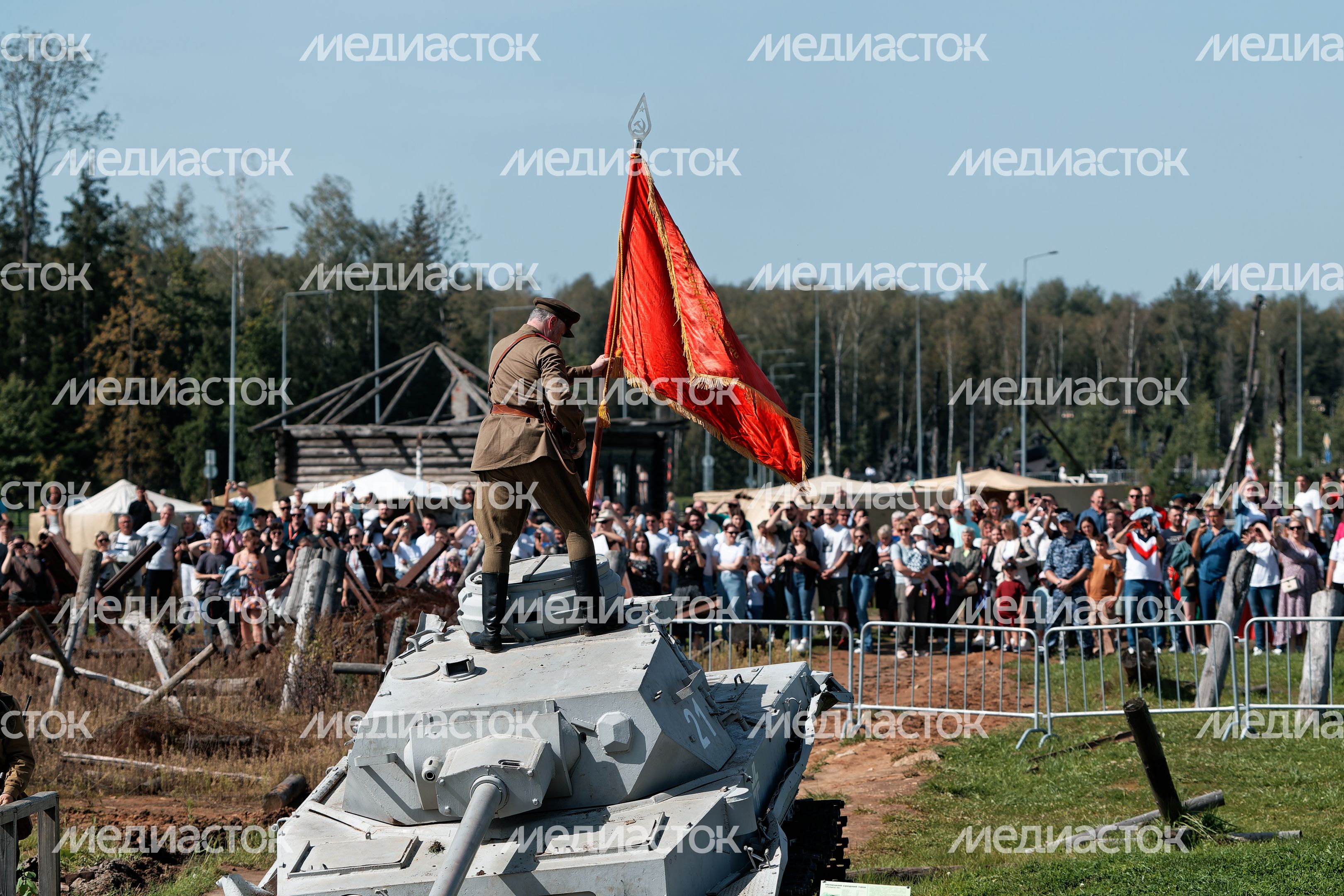 Военно-историческая реконструкция «Огненная дуга» в Одинцовском округе, посвященная Курской битве Военно-историческая реконструкция «Огненная дуга» в Одинцовском округе, посвященная Курской битве