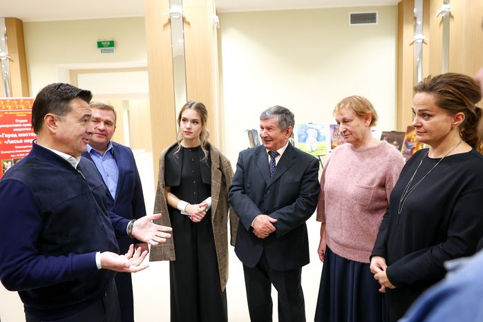 Проверка хода капремонта Центра культуры и творчества «Родники» в Волоколамске Губернатором Подмосковья