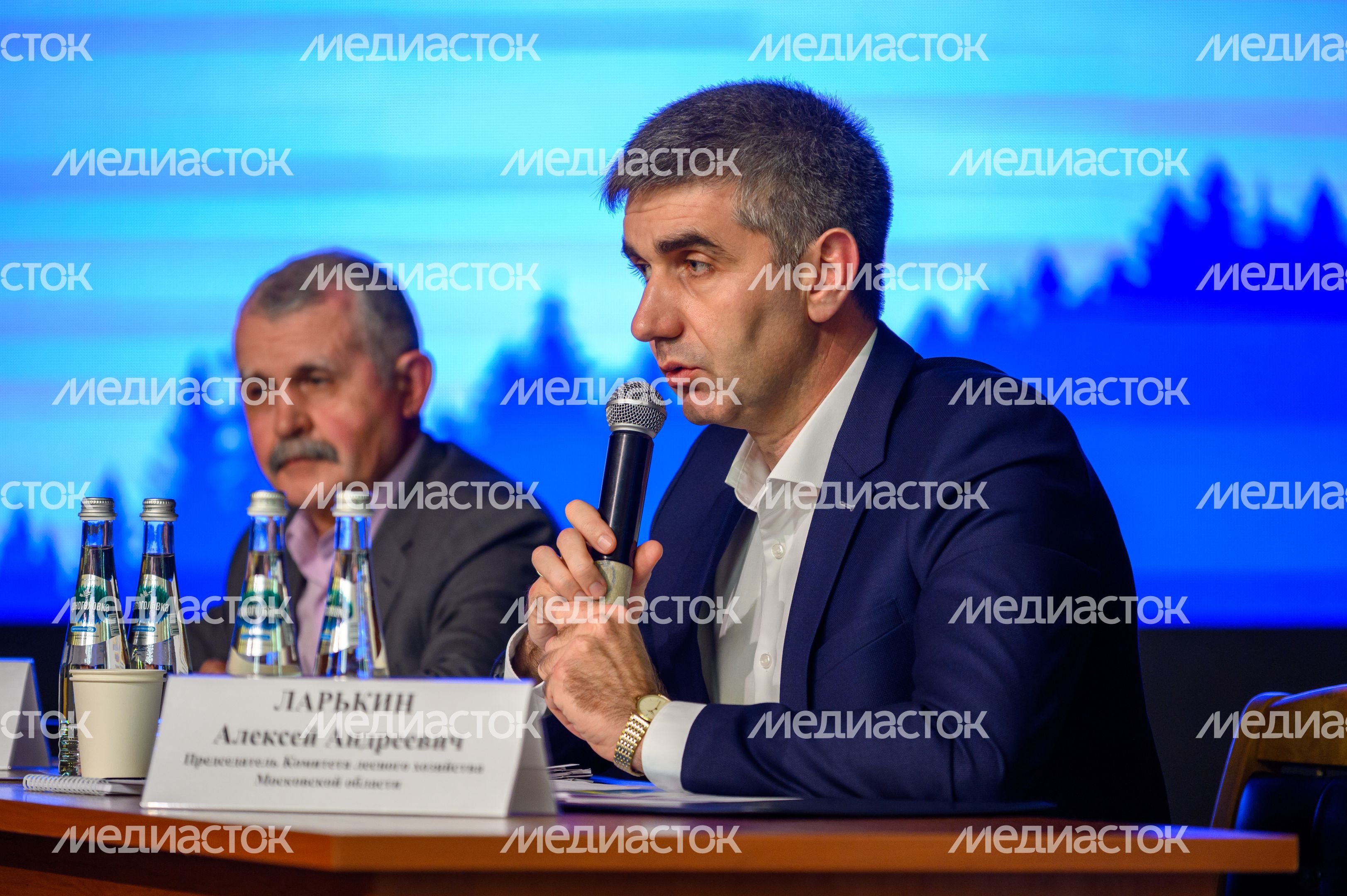 Председатель комитета лесного хозяйства Московской области Алексей Ларькин на открытой трибуне Председатель комитета лесного хозяйства Московской области Алексей Ларькин на открытой трибуне