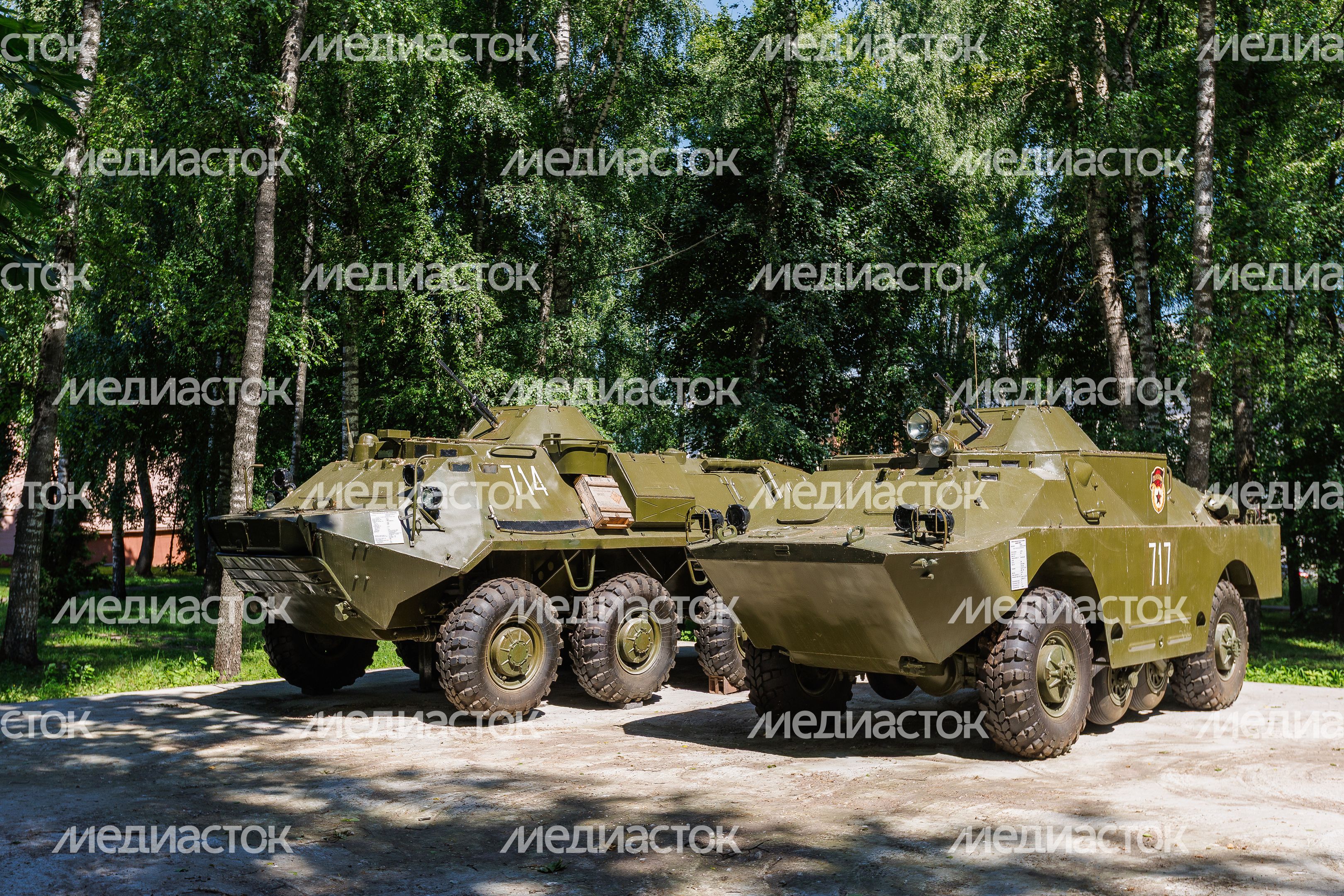 Памятник «Ученым и воинам-автомобилистам» на аллее Славы в Бронницах Памятник «Ученым и воинам-автомобилистам» на аллее Славы в Бронницах