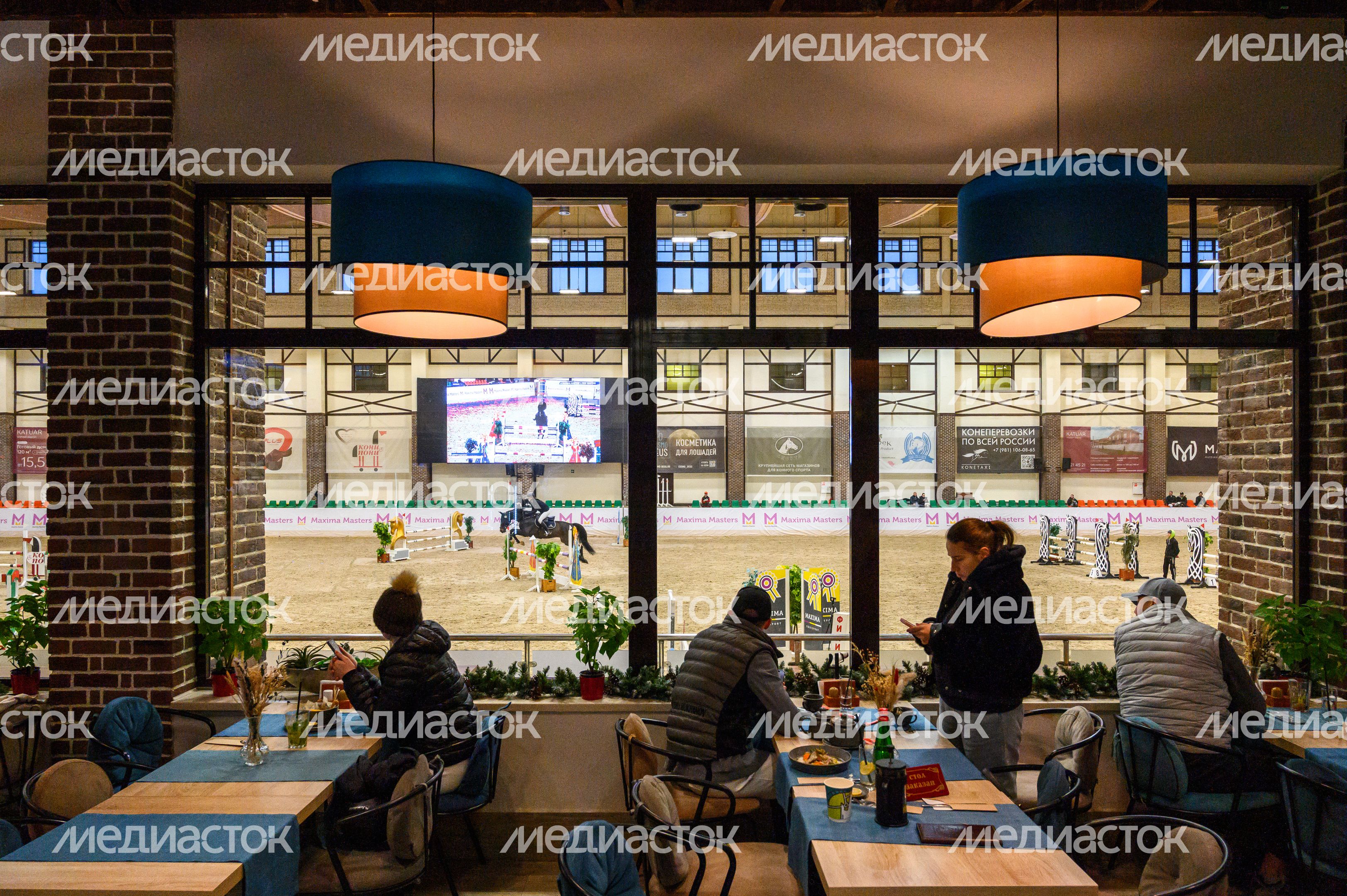 Международные спортивные соревнования по конкуру в "Максима парк" Дмитровского округа