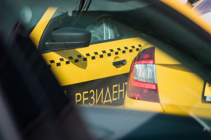 Таксопарк «Резидент Такси»