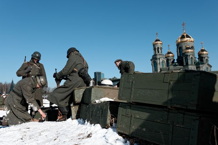 Военно-историческая реконструкция битвы за Сталинград у храма ВС РФ в Кубинке