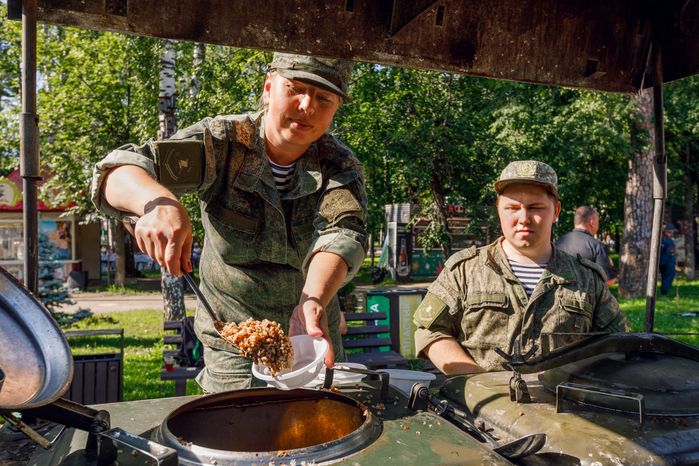 Полевая кухня на патриотическом фестивале «Гордость поколений» в Ногинске Богородского округа