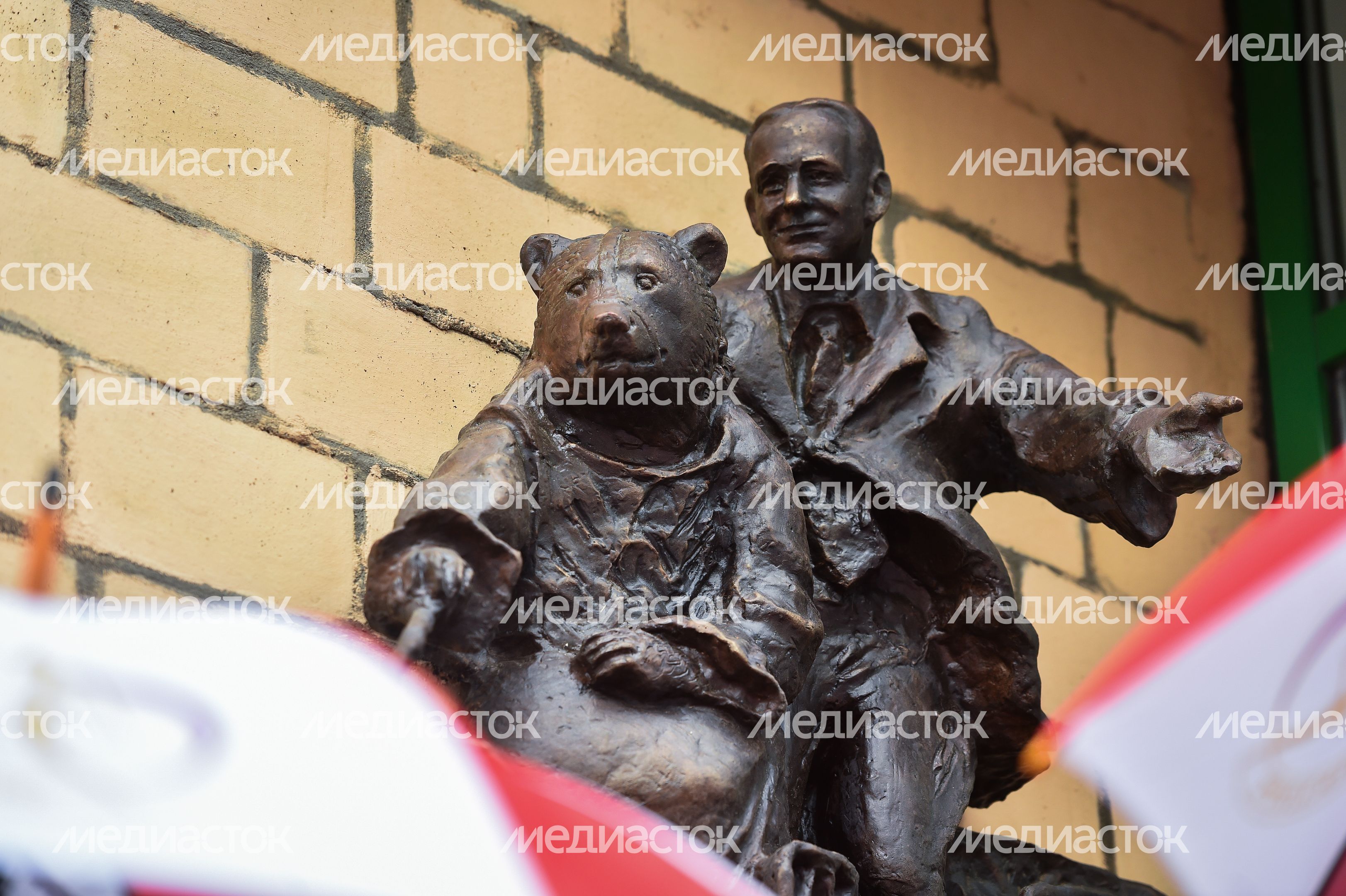 Открытие мемориальной доски в честь народного артиста СССР Валентина Филатова Открытие мемориальной доски в честь народного артиста СССР Валентина Филатова