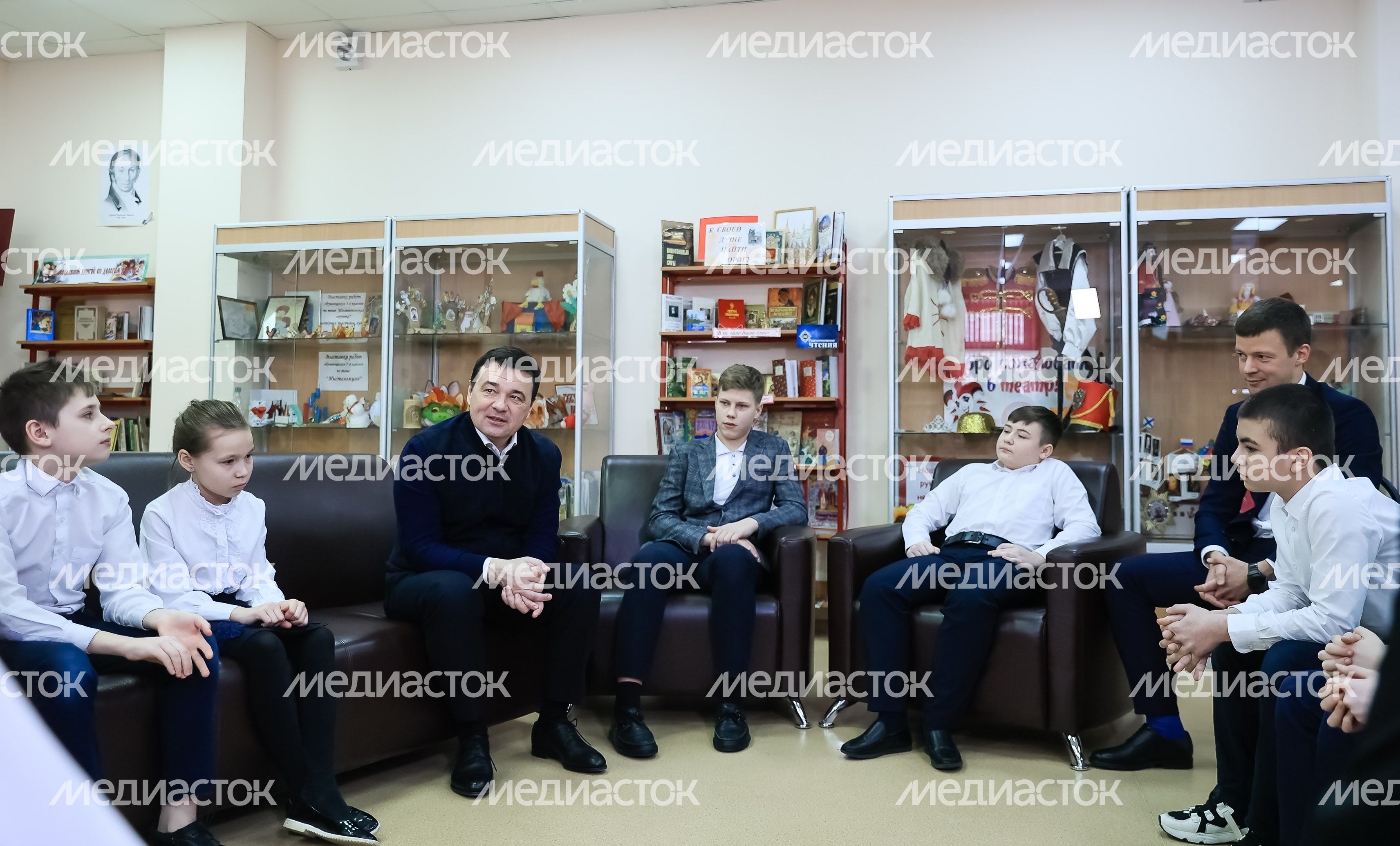 Встреча Губернатора Подмосковья со школьниками из Балашихи, чьи близкие находятся в зоне СВО