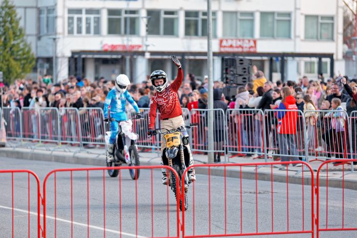 Экстремальное начало мотосезона в Подмосковье: шоу мотофристайла в Рузе