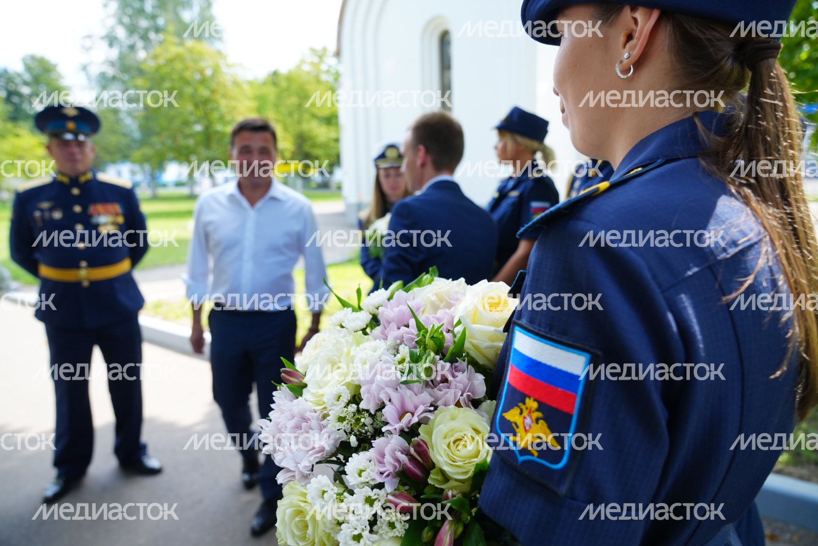 Поздравление военнослужащих с Днем ВДВ в Медвежьих Озерах Губернатором Подмосковья