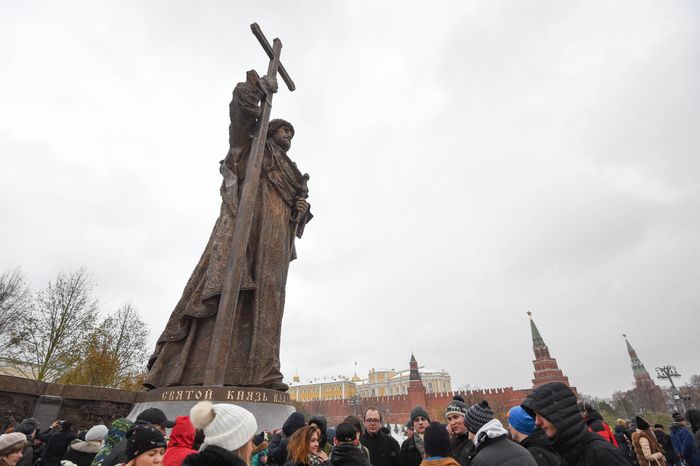 Памятник князю Владимиру в Москве