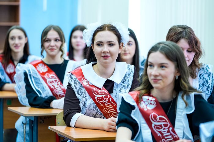 Губернатор поздравил выпускников  реутовской СОШ №10 с последним звонком