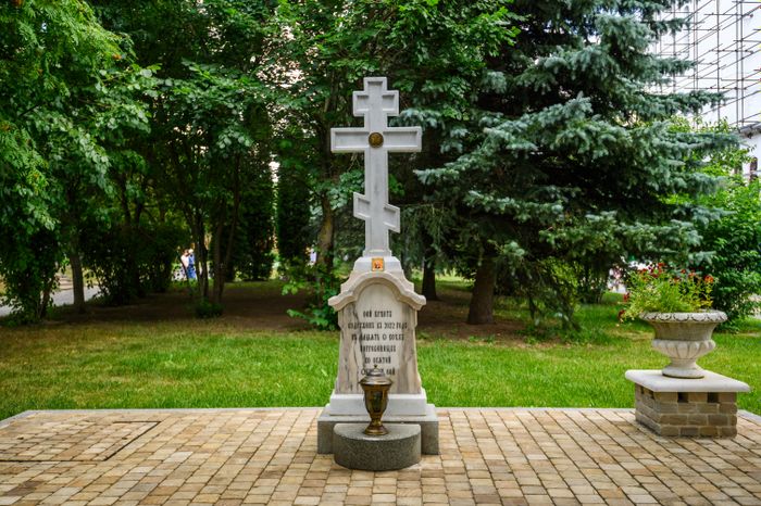 Солнечная Свято-Троицкая Сергиева лавра