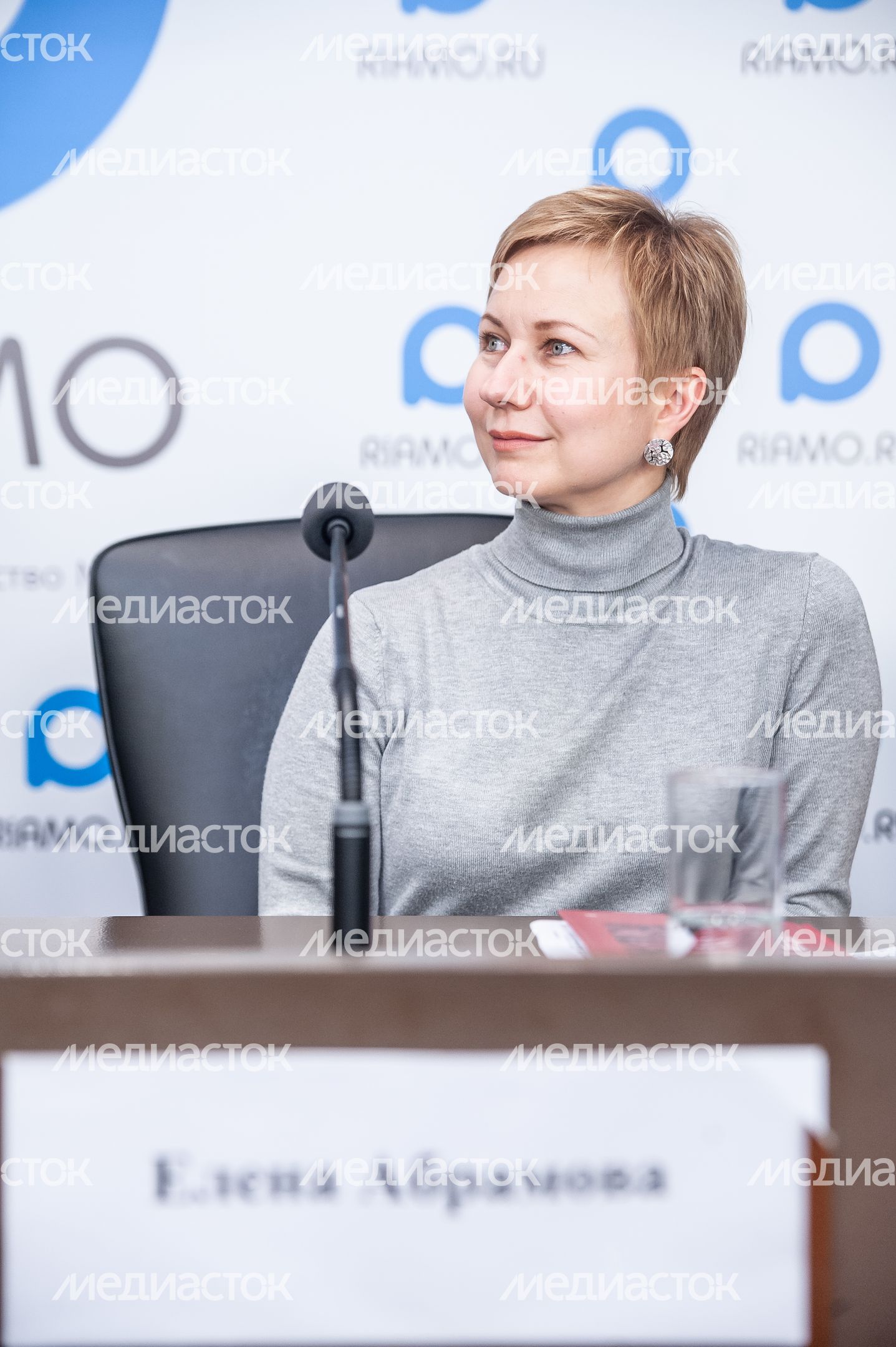 Презентация книги Александра Чумикова «Москва-400. Кам-са-мол! 90-е»