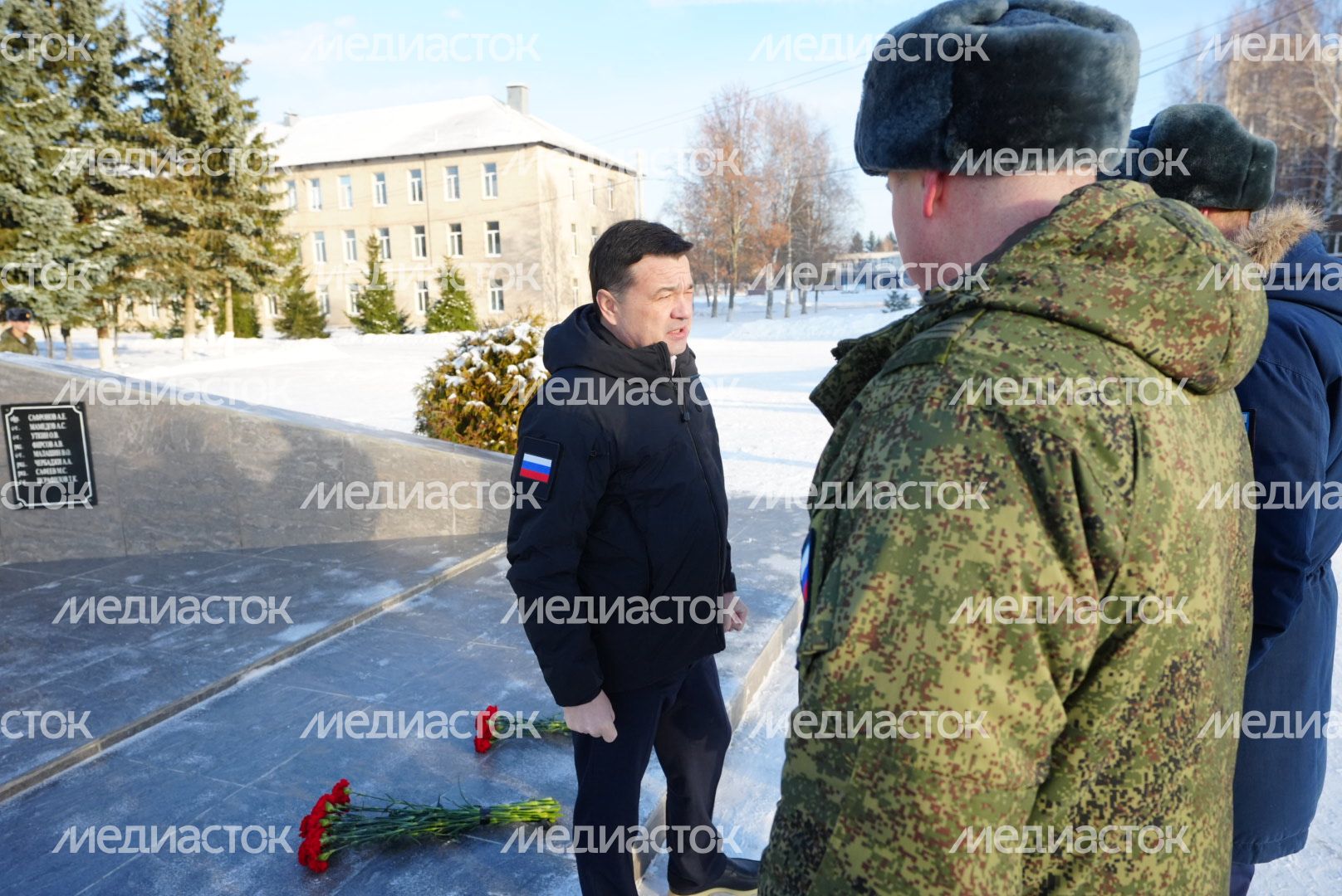 Возложение цветов к мемориалу погибших десантников Губернатором Подмосковья