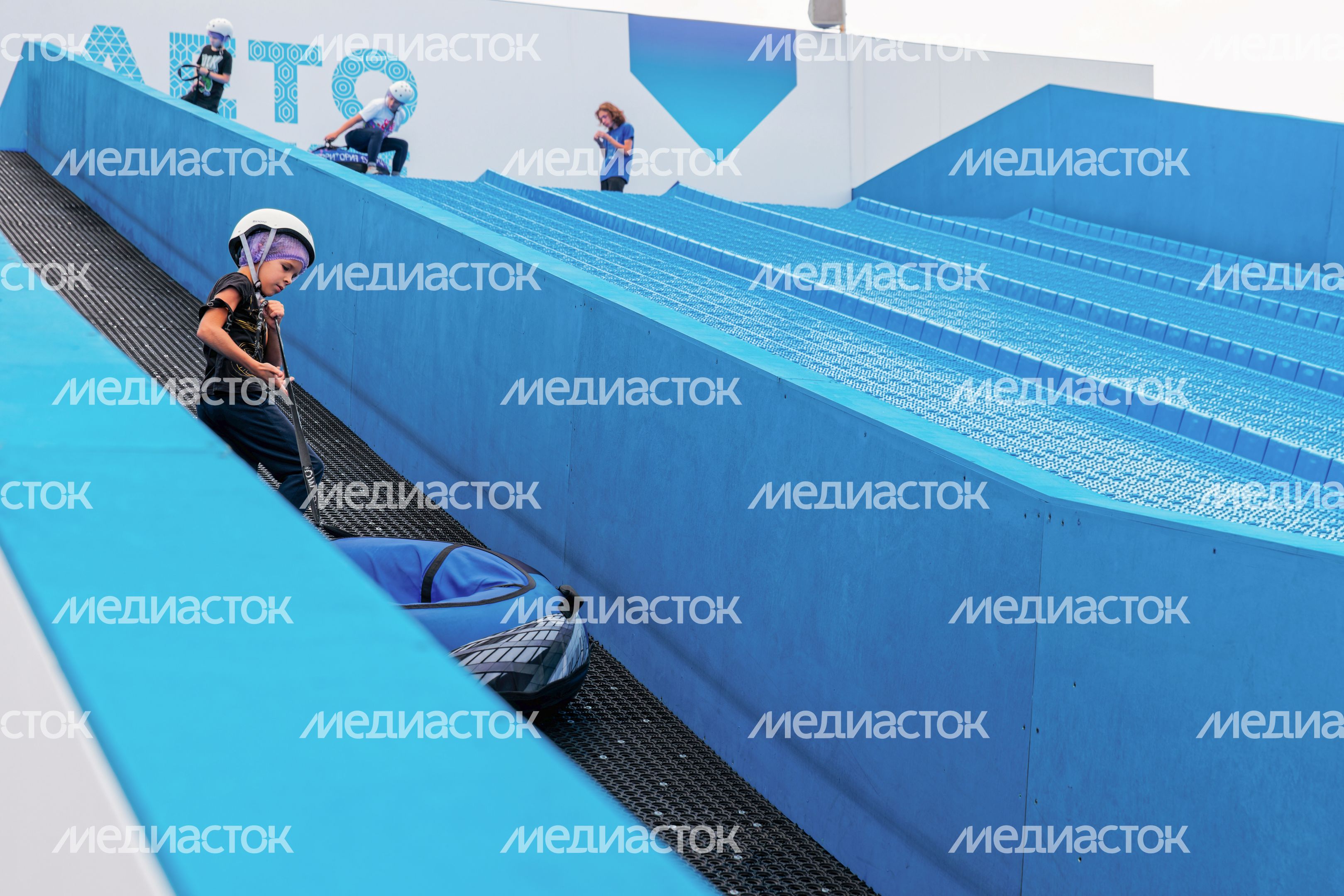 Выставка креативных арт-объектов на фестивале будущего «Портал 2030-2050» в Сколково Выставка креативных арт-объектов на фестивале будущего «Портал 2030-2050» в Сколково