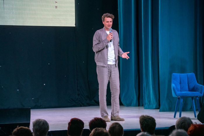 Творческая встреча с актером Иваном Колесниковым на кинофестивале «Движение по вертикали» в Дмитрове