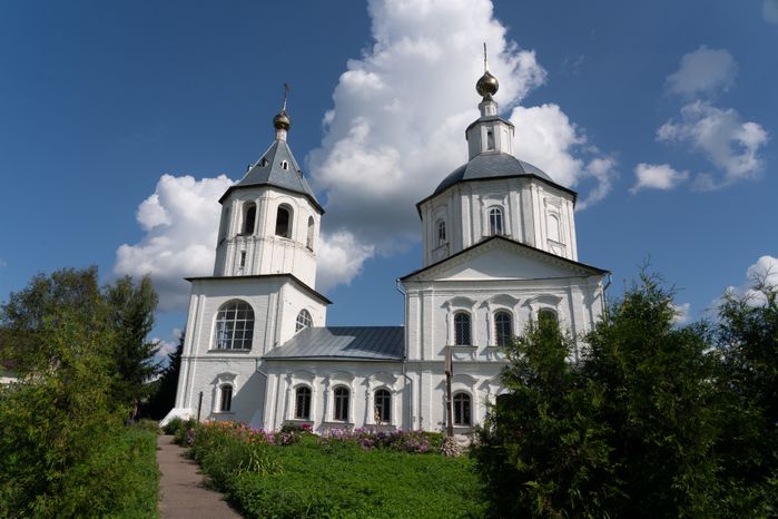 Верея. Богоявленская церковь