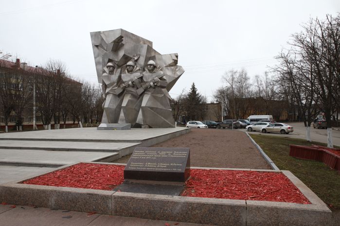 Памятник подольским курсантам