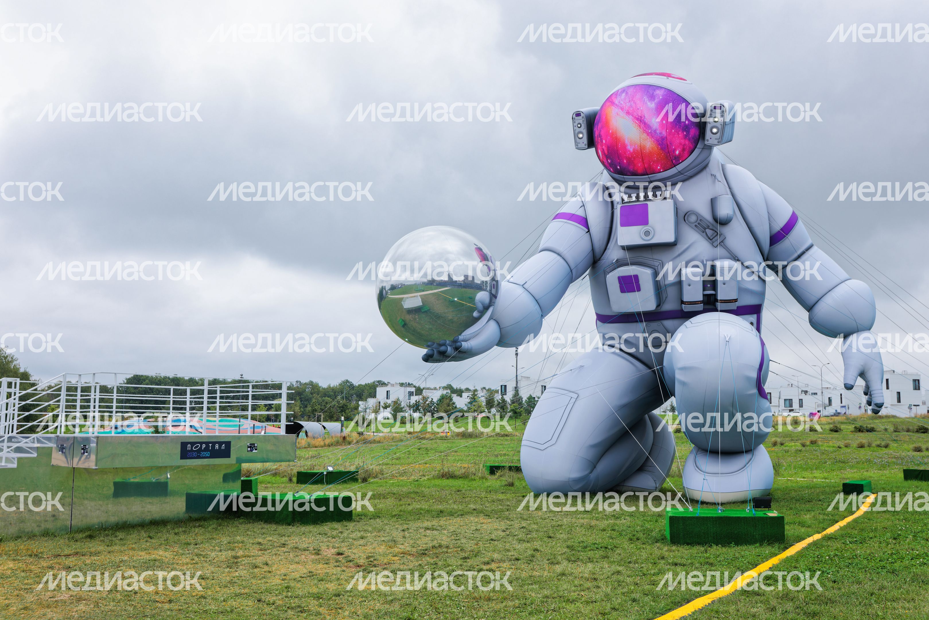 Выставка креативных арт-объектов на фестивале будущего «Портал 2030-2050» в Сколково Выставка креативных арт-объектов на фестивале будущего «Портал 2030-2050» в Сколково