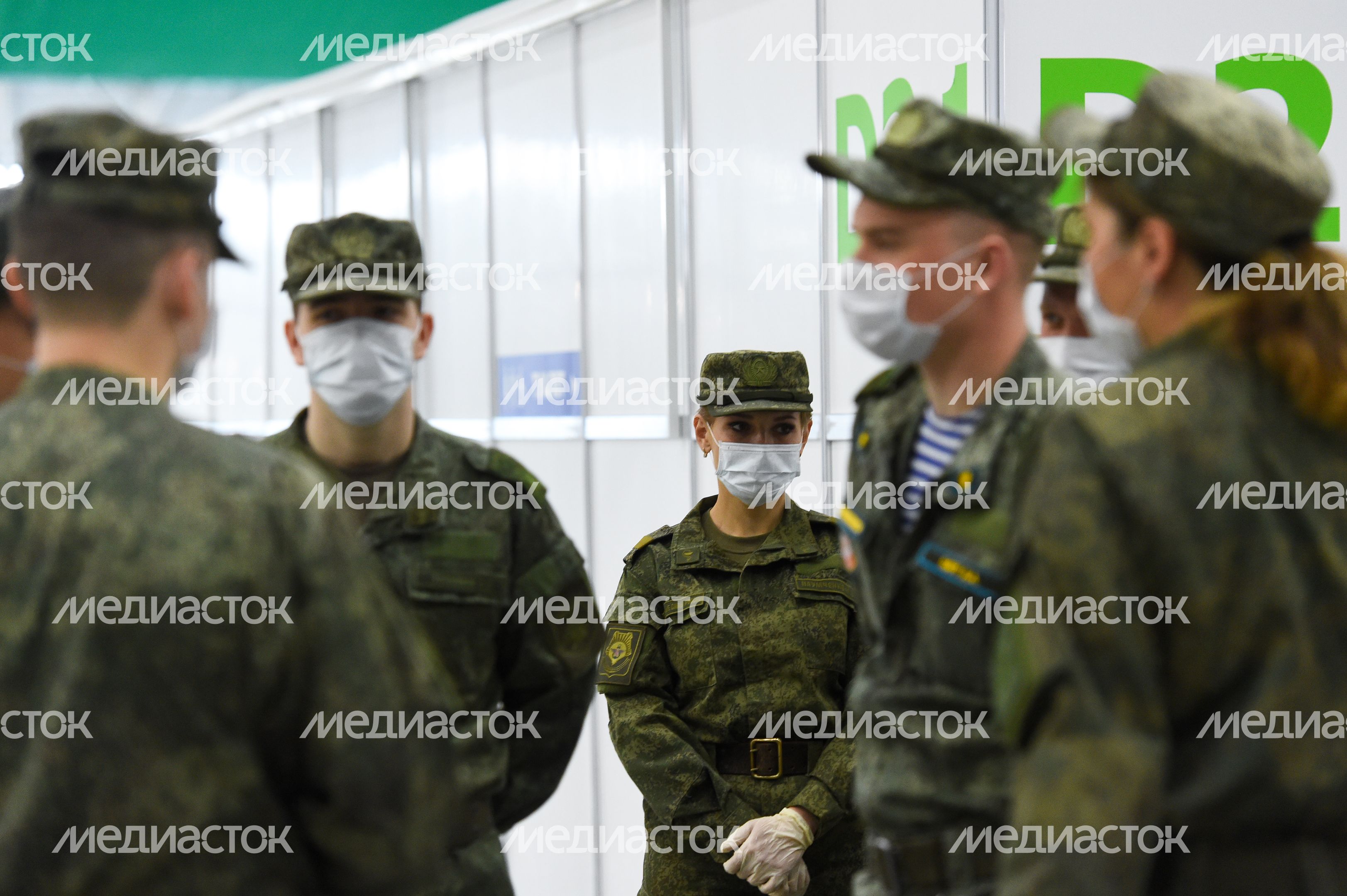 Медицинский центр для больных с коронавирусом, организованный в павильонах Конгрессно-выставочного центра в Кубинке