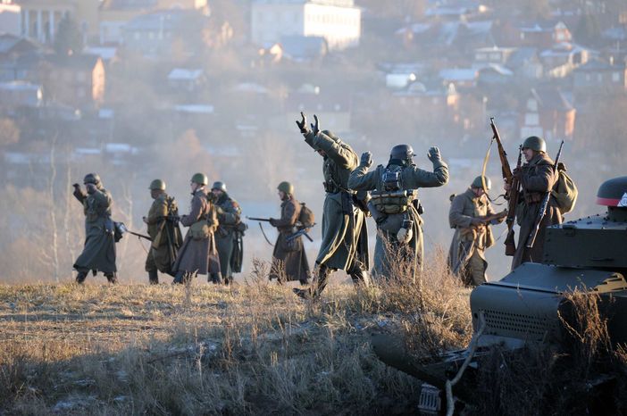 Реконструкция битвы под Москвой времен ВОВ в Ступинском районе