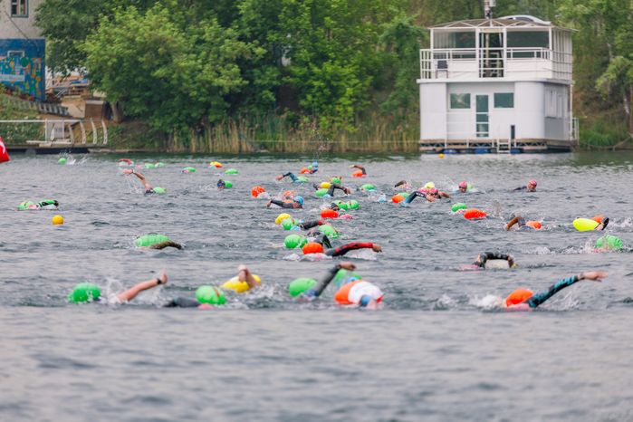 Заплыв на открытой воде Swimcup на Кореневском карьере в Люберцах