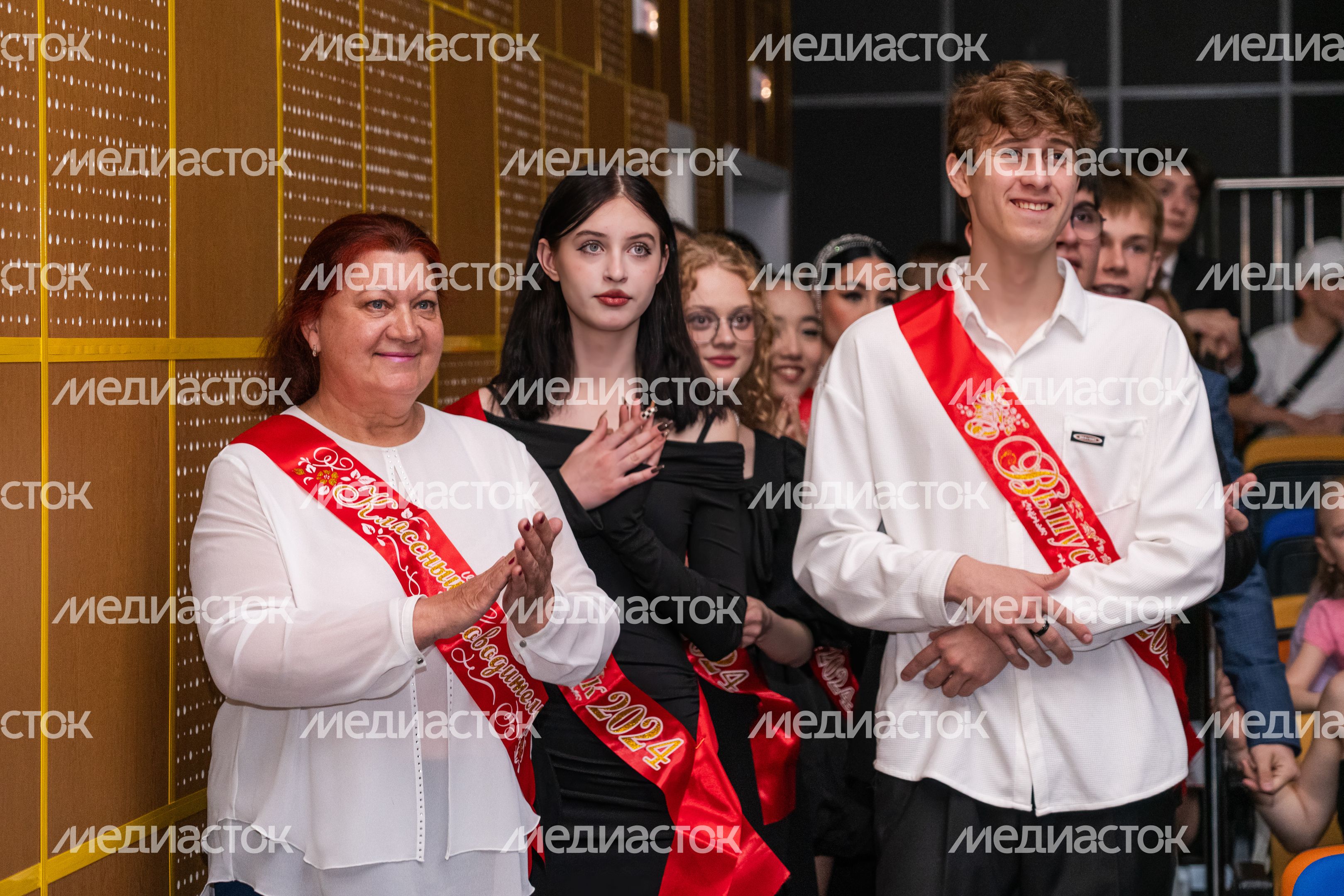 Последний звонок в Образовательном центре «Багратион» в ЖК «Гусарская баллада» Последний звонок в Образовательном центре «Багратион» в ЖК «Гусарская баллада»