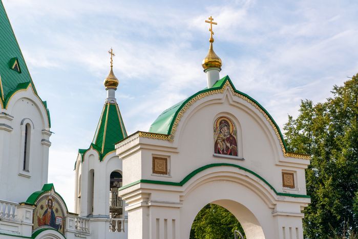 Церковь Преображения Господня в Запрудне Талдомского округа