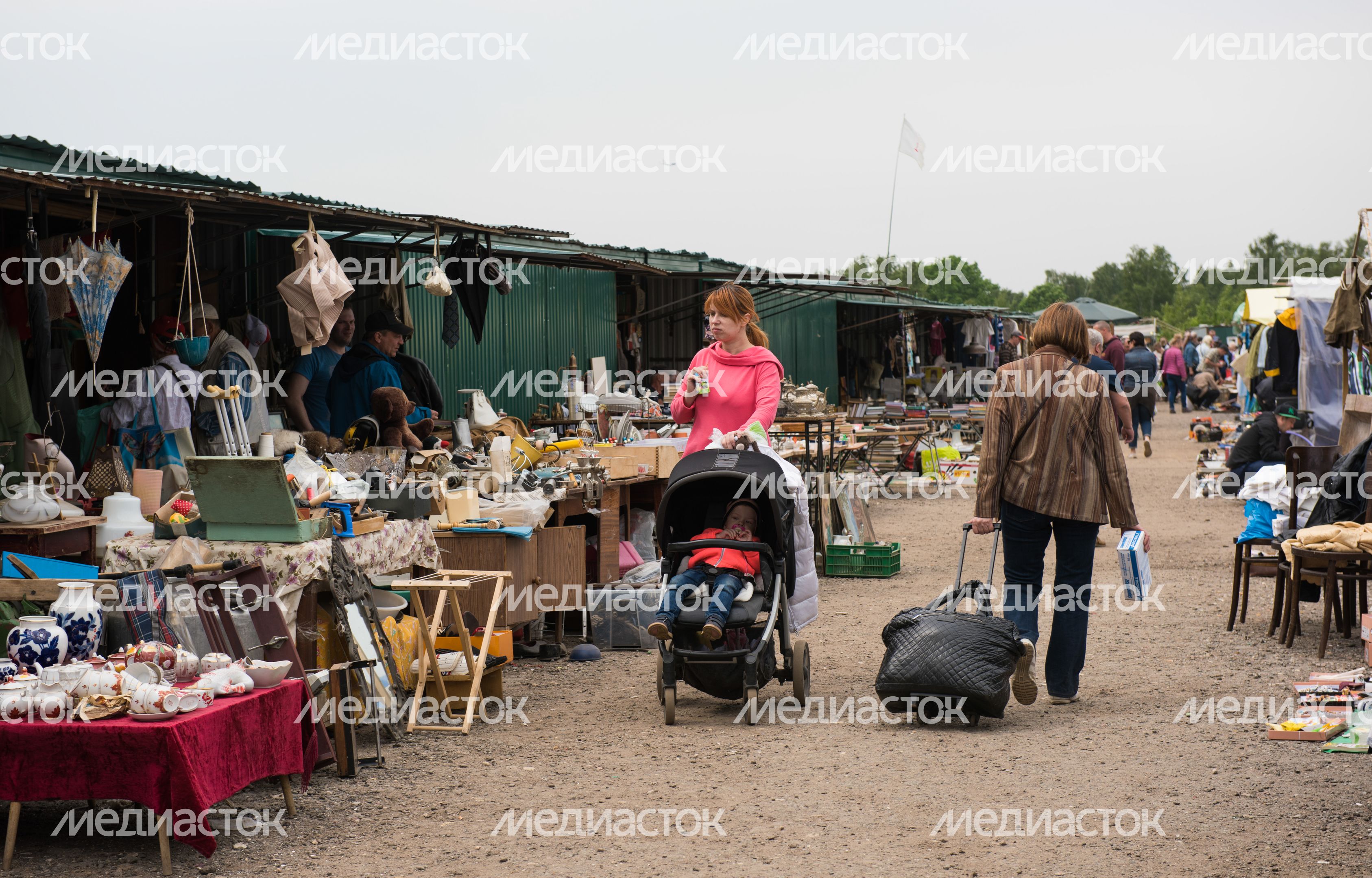 Блошиный рынок «Левша» в Новоподрезково Блошиный рынок «Левша» в Новоподрезково
