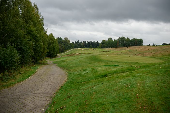 Осенние виды Гольф-клуба Forest Hills