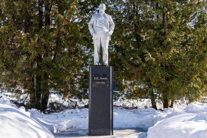 Памятник В. И. Ленину в Чехове