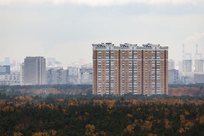 Вид сверху на город Котельники осенью