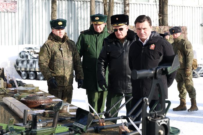 Андрей Воробьев поздравил военнослужащих 45-й отдельной гвардейской инженерной бригады