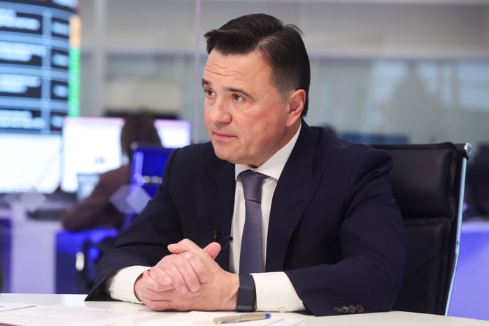 Андрей Воробьев выслушал просьбу старосты деревни Буняково и жителя села Красный Путь
