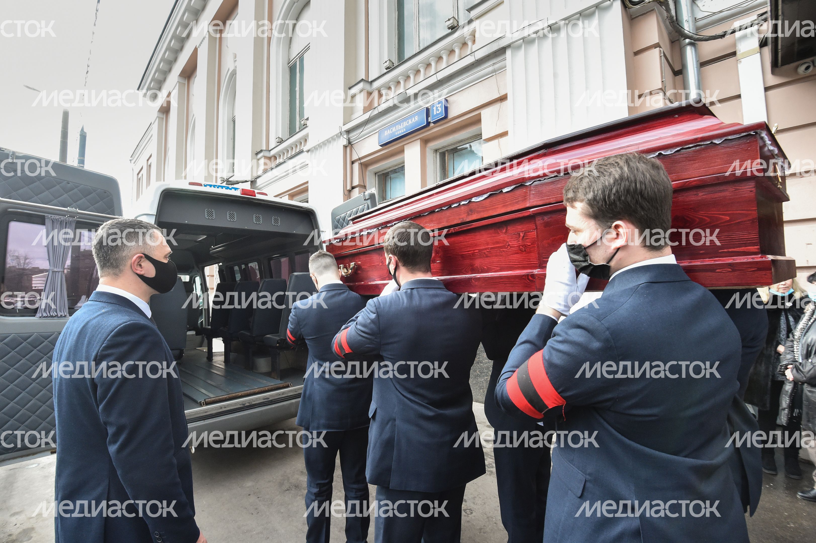 Церемония прощания с мультипликатором Владимиром Зуйковым