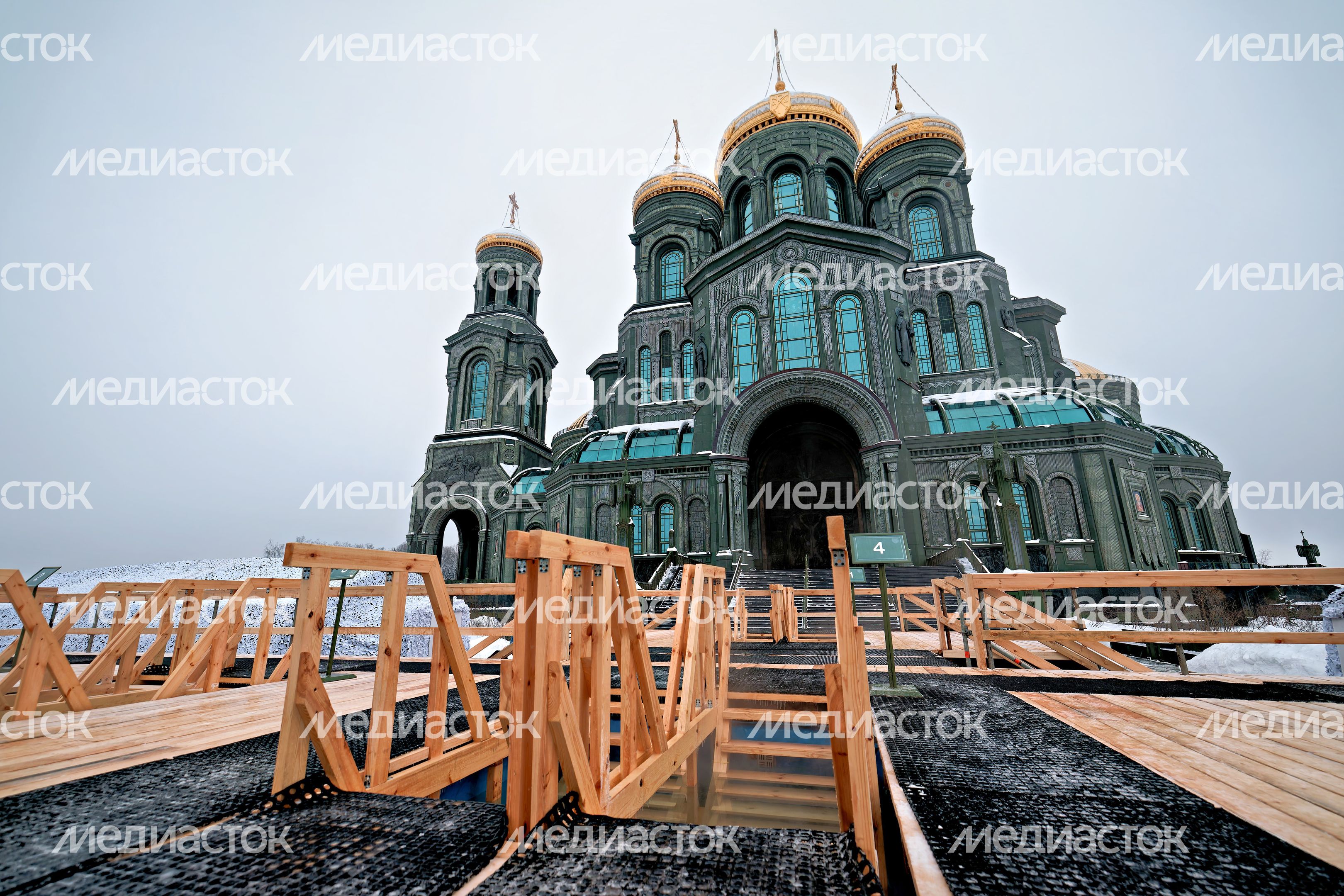 Крещенские купания в Главном храме ВС РФ в Кубинке Одинцовского округа Крещенские купания в Главном храме ВС РФ в Кубинке Одинцовского округа